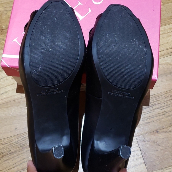 Heels - Picture 4 of 4